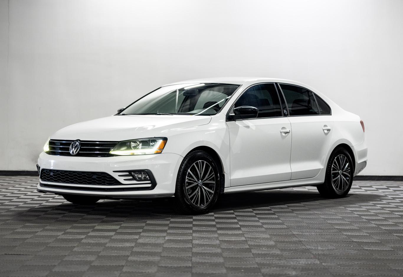 2018 Volkswagen Jetta Wolfsburg Edition photo 8