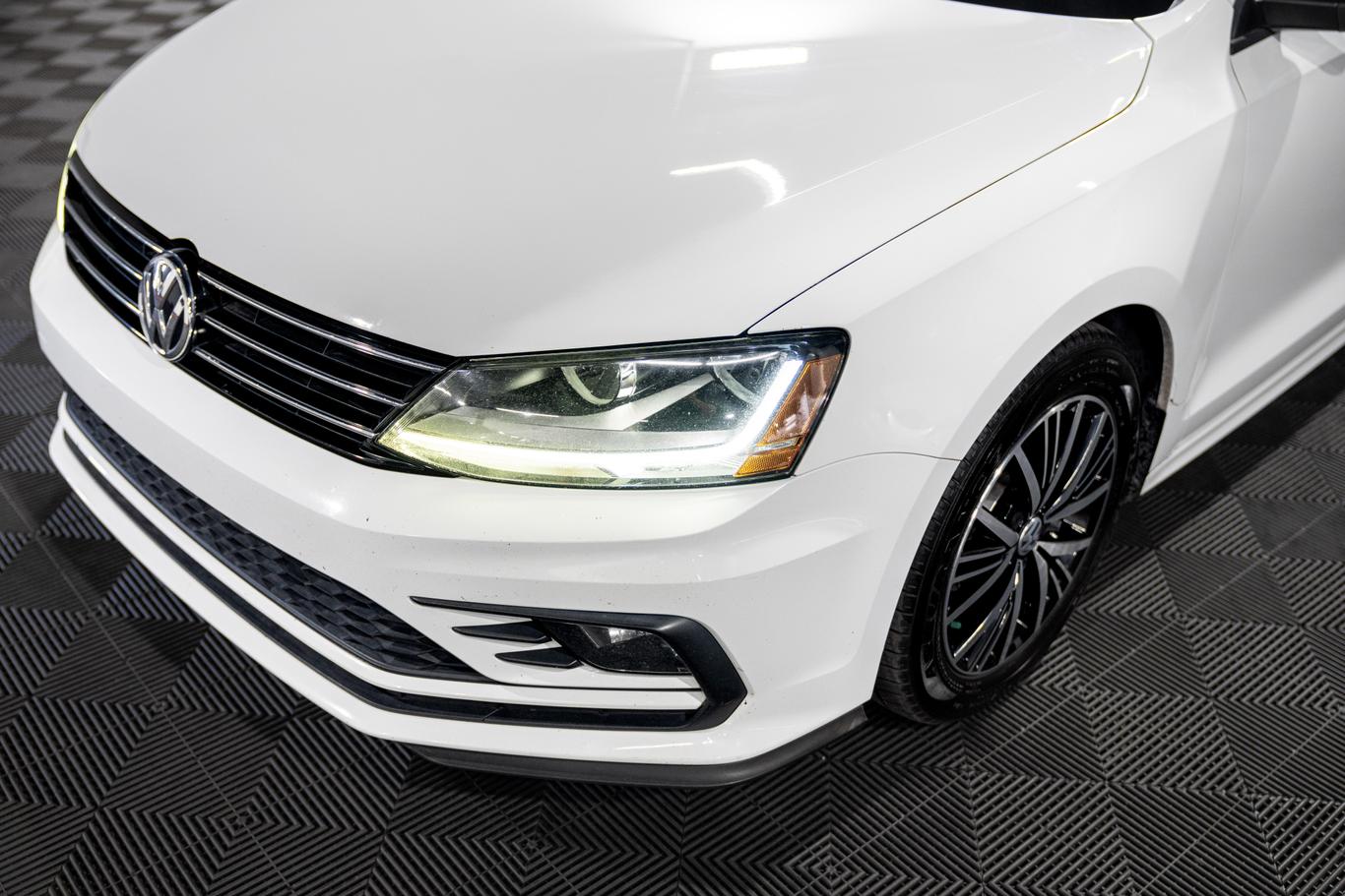 2018 Volkswagen Jetta Wolfsburg Edition photo 10