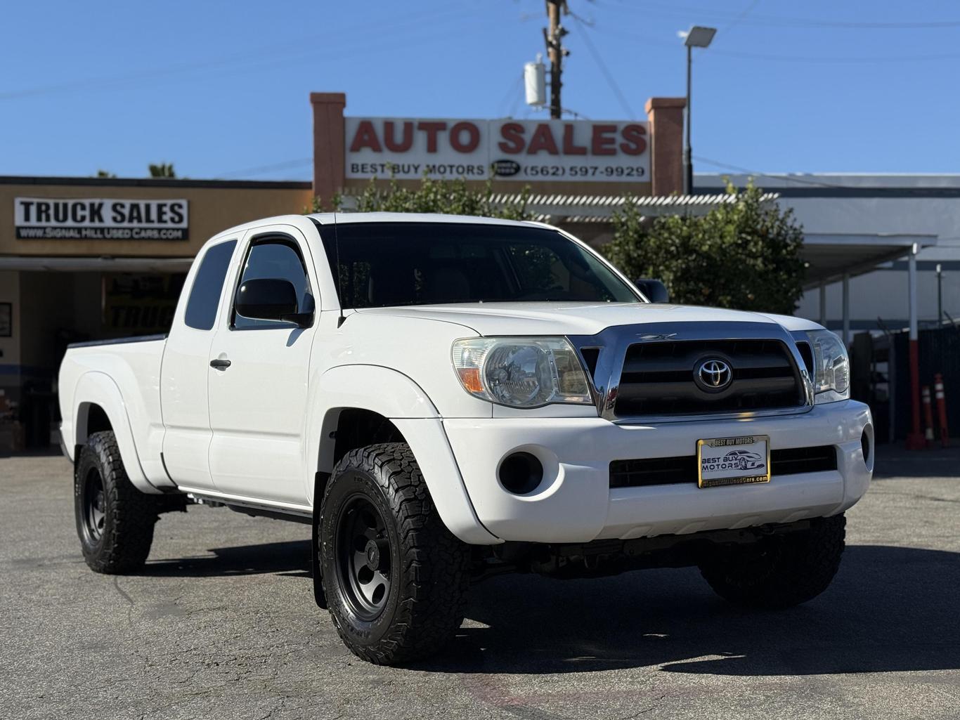 2010 Toyota Tacoma PreRunner photo 2