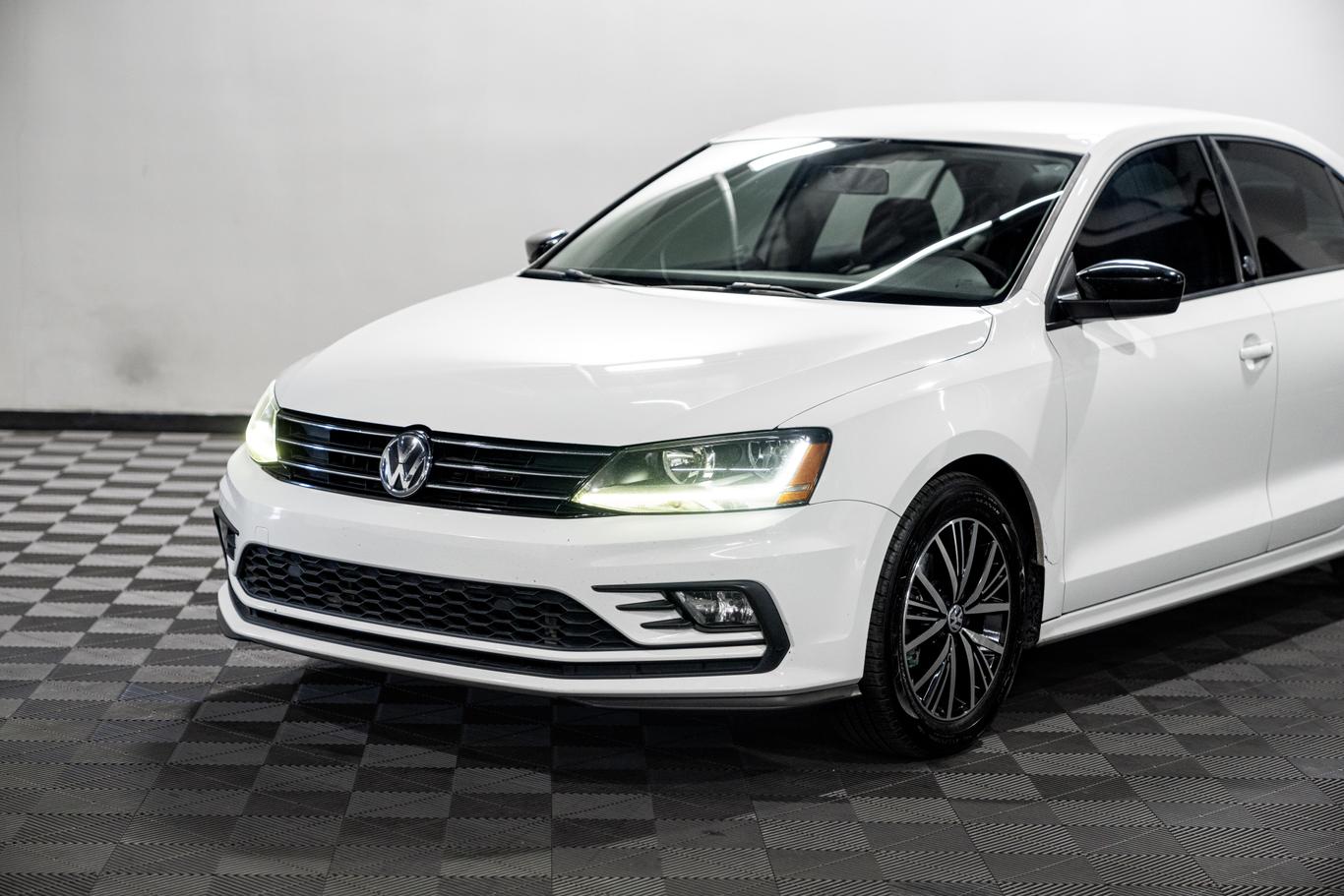 2018 Volkswagen Jetta Wolfsburg Edition photo 9