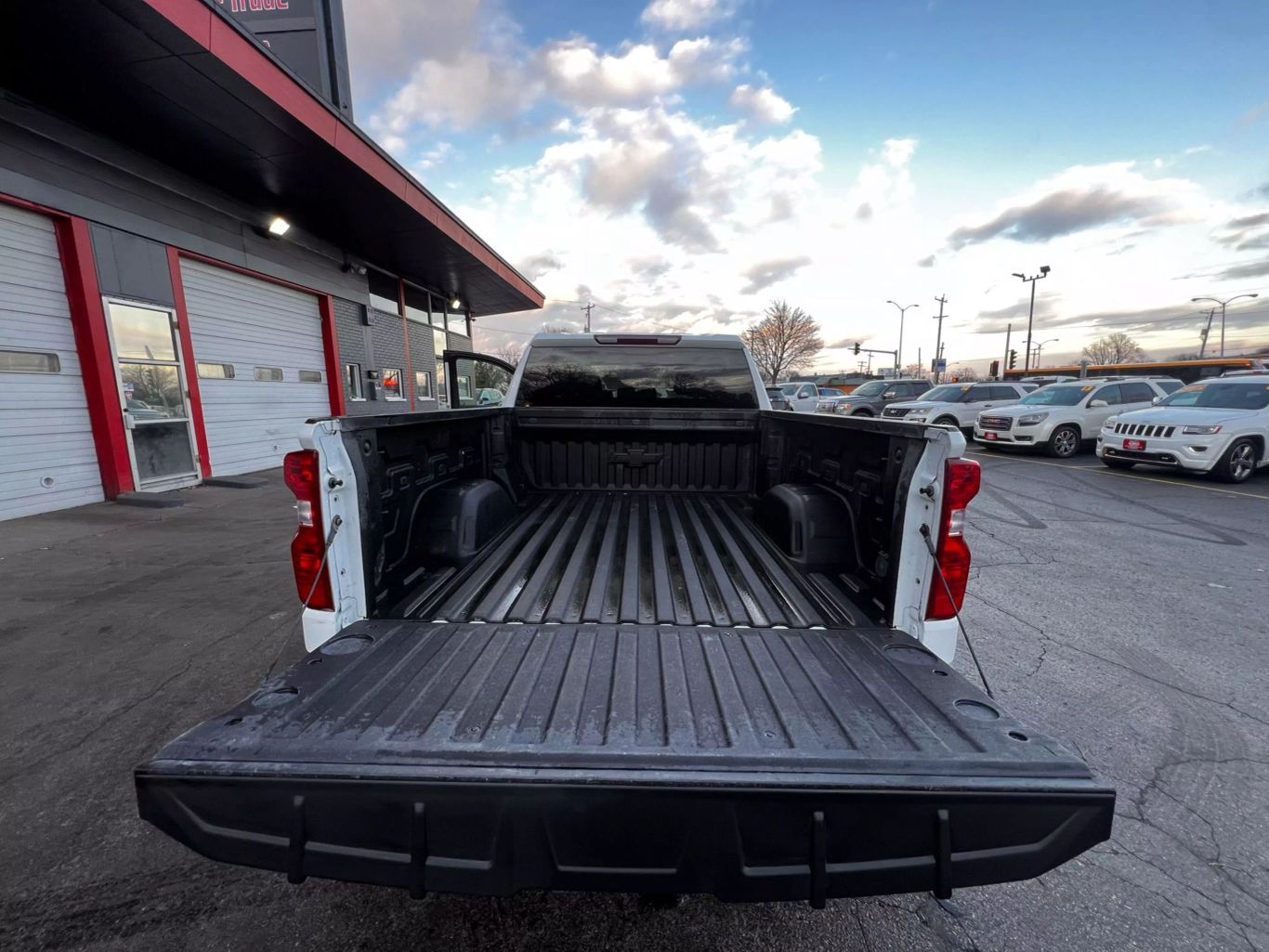 2021 Chevrolet Silverado 1500 Crew Cab - Image 31