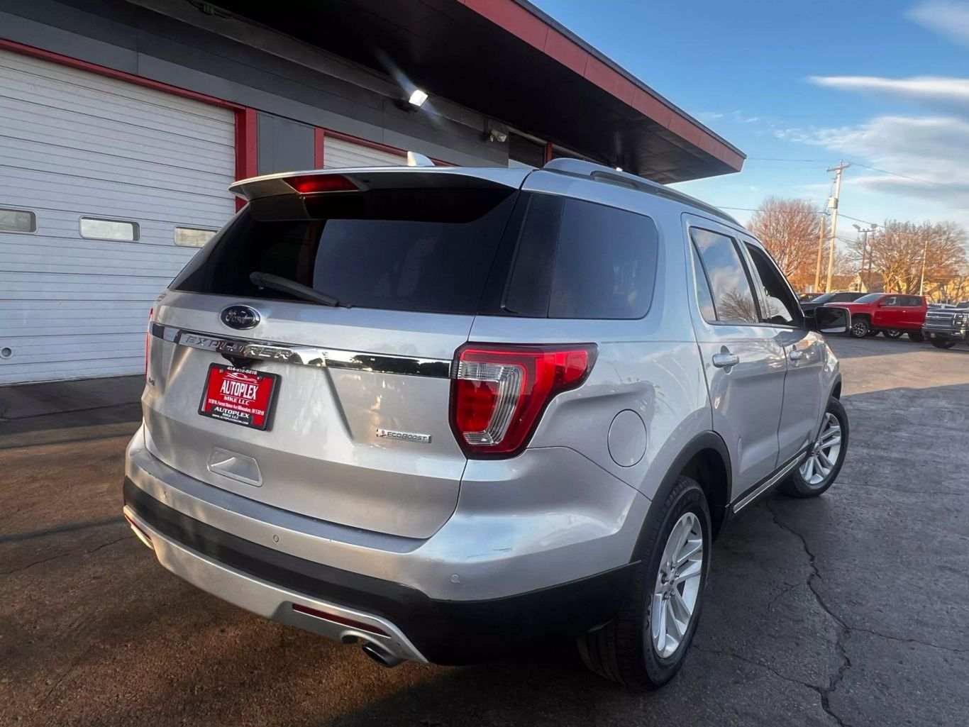 2016 Ford Explorer - Image 10