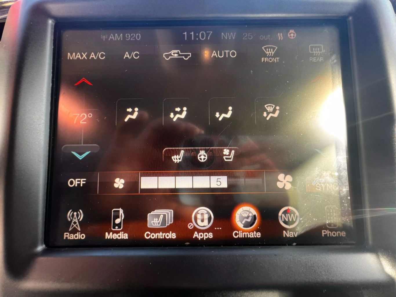 2014 Ram 1500 Crew Cab - Image 25