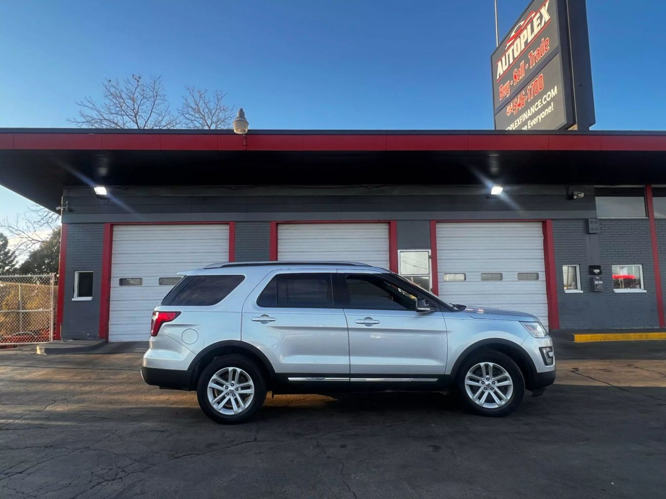 2016 Ford Explorer - Image 1