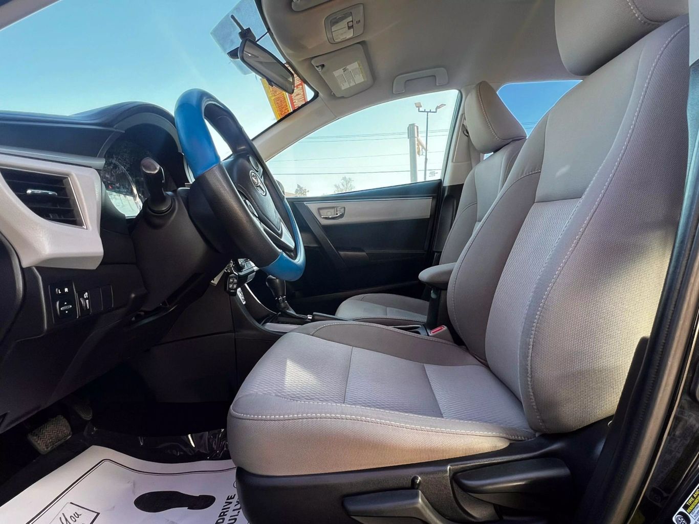 2016 Toyota Corolla - Image 25