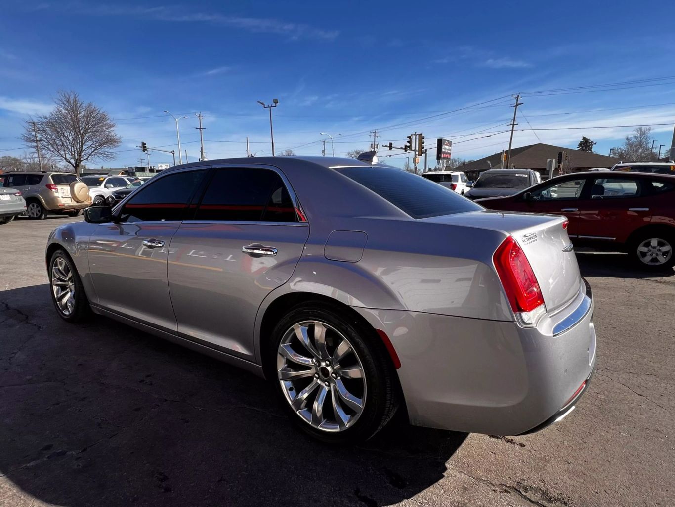 2017 Chrysler 300 - Image 15