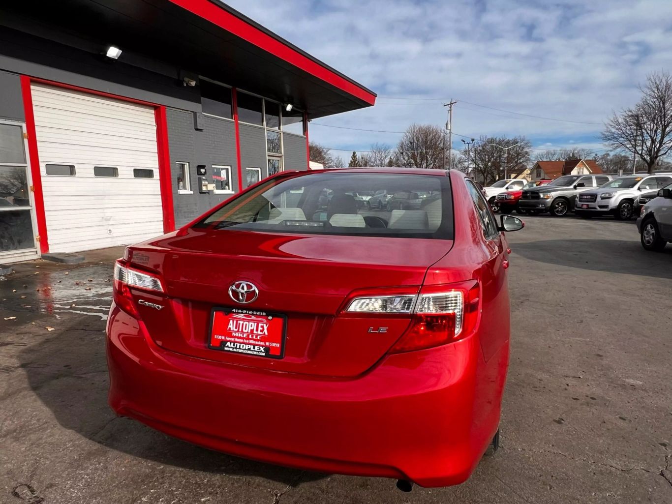 2013 Toyota Camry - Image 17