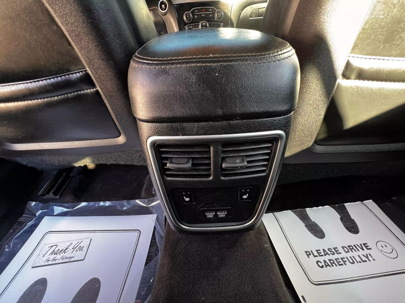 2017 Chrysler 300 - Image 29