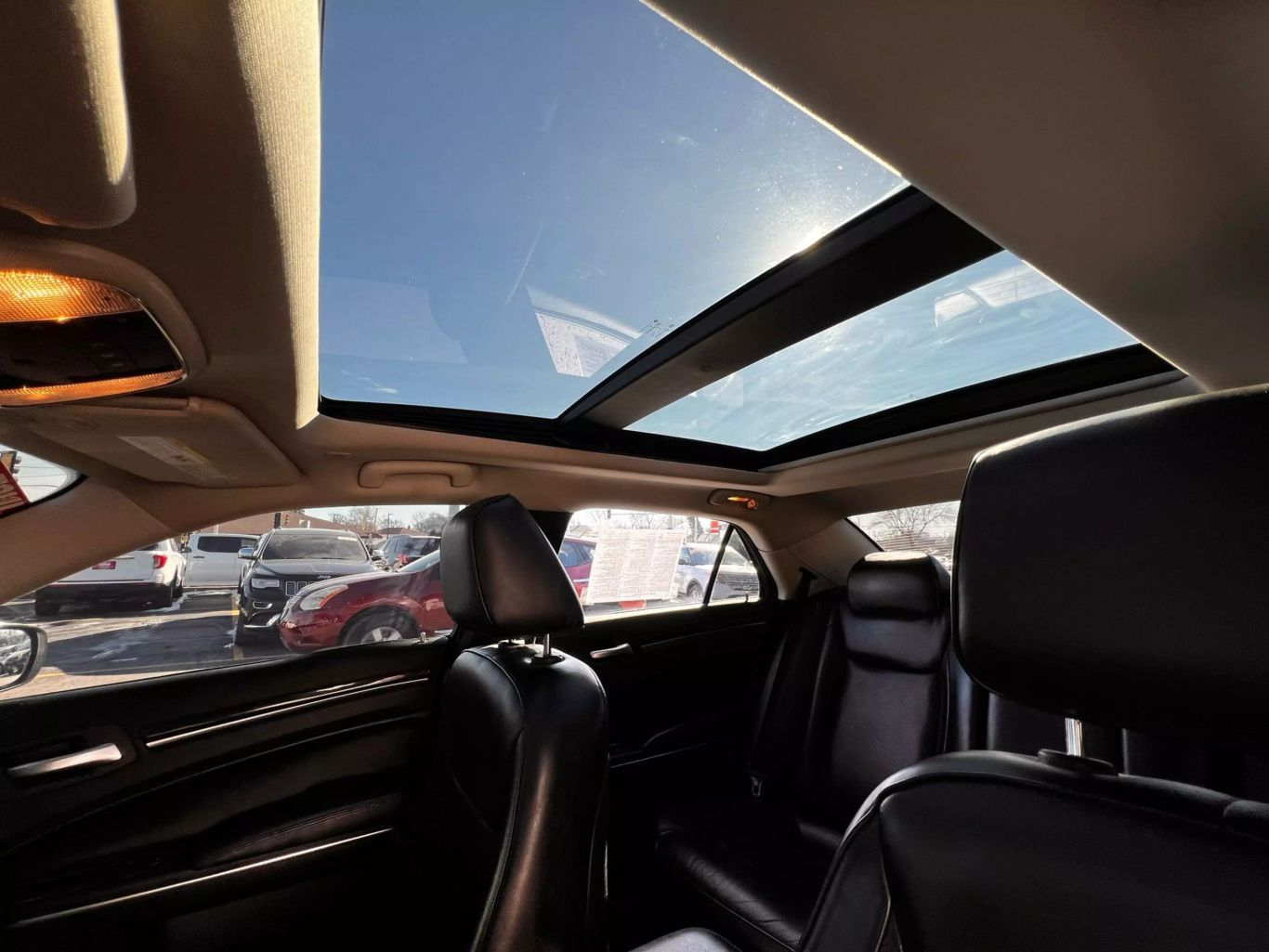 2017 Chrysler 300 - Image 36