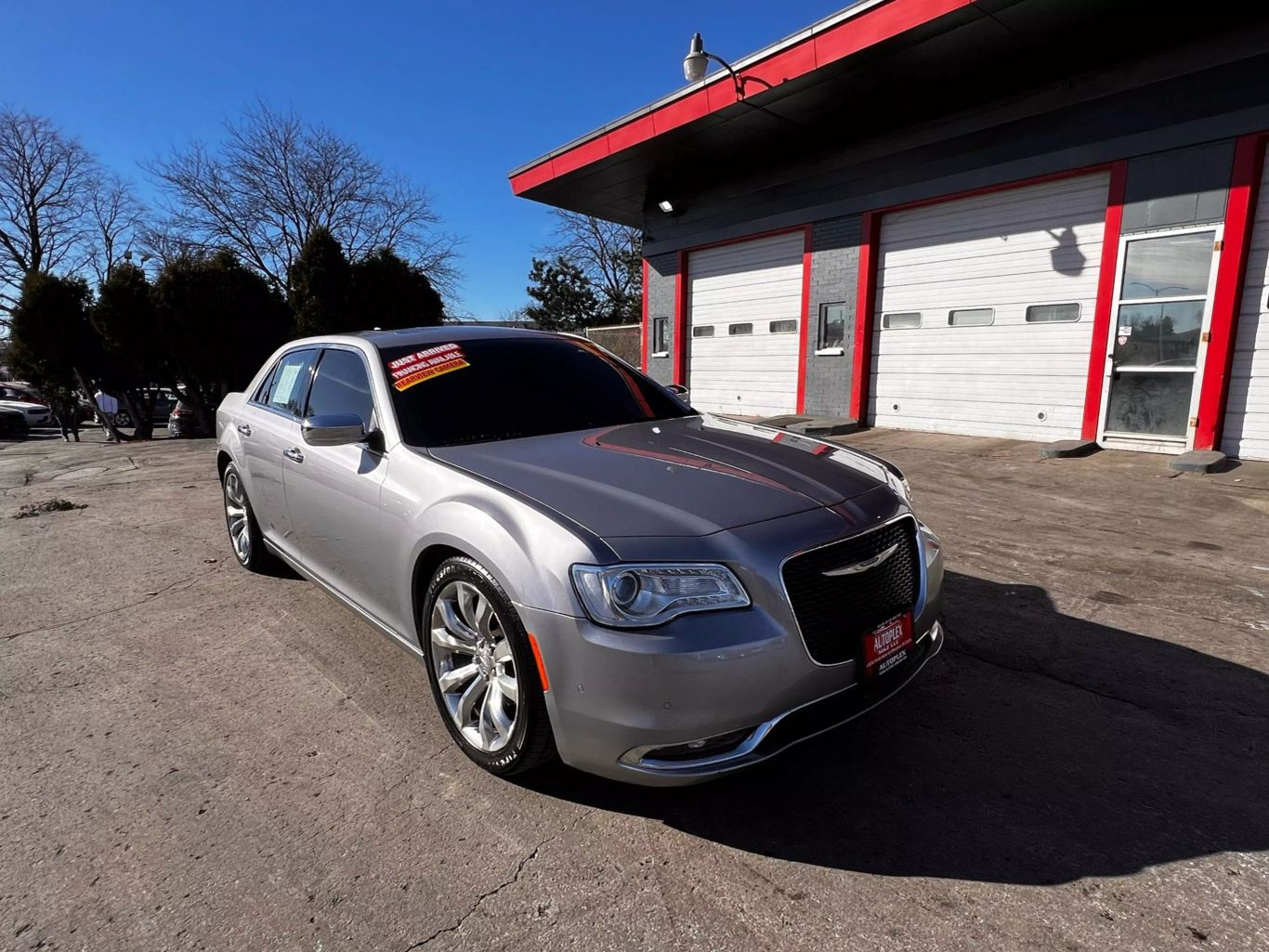 2017 Chrysler 300 - Image 4