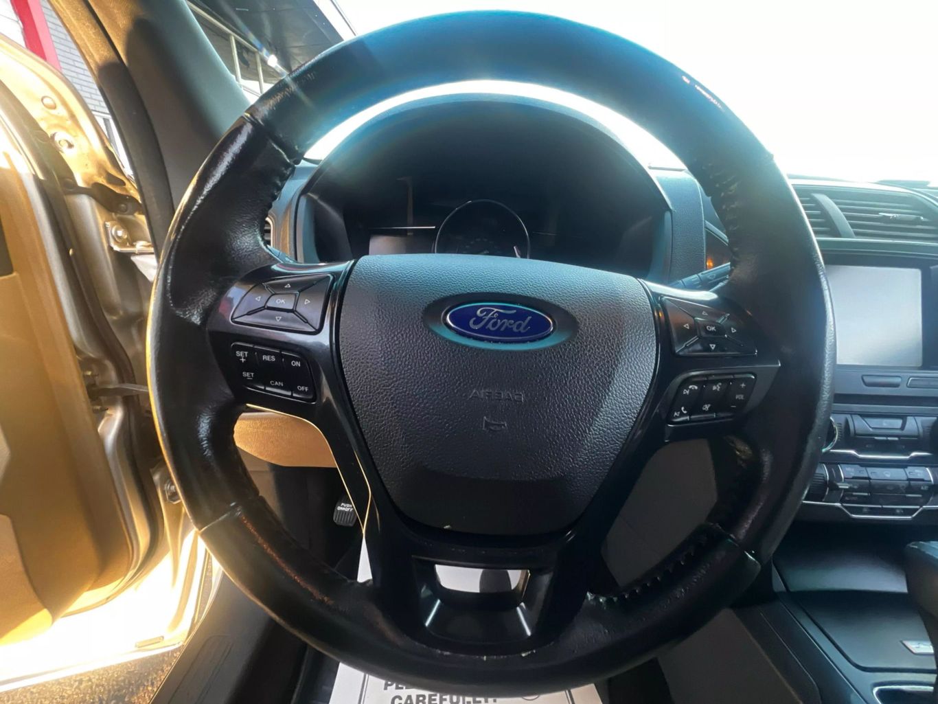2016 Ford Explorer - Image 17
