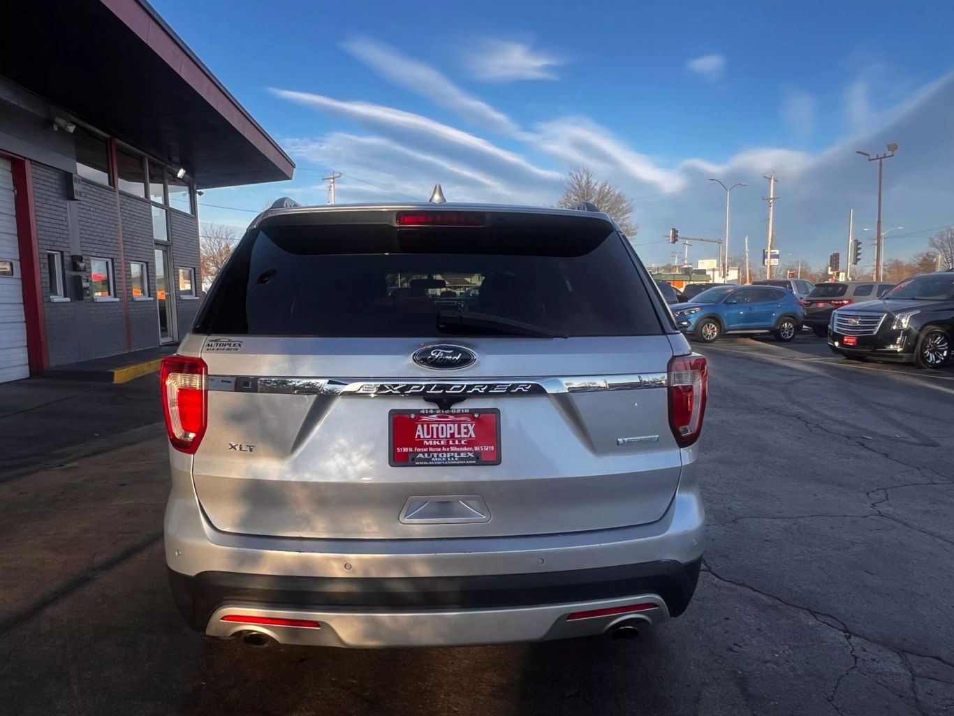 2016 Ford Explorer - Image 9