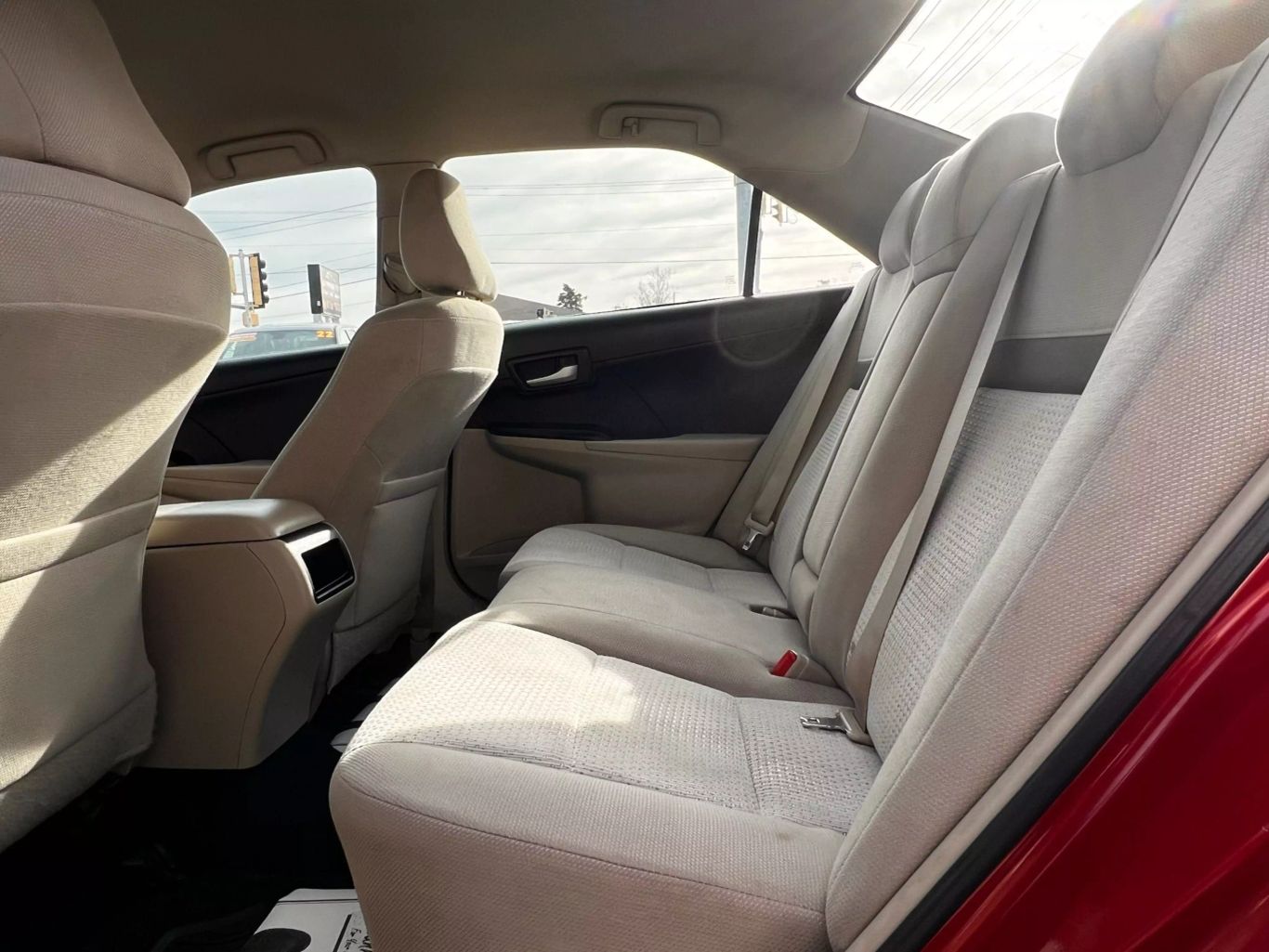 2013 Toyota Camry - Image 29