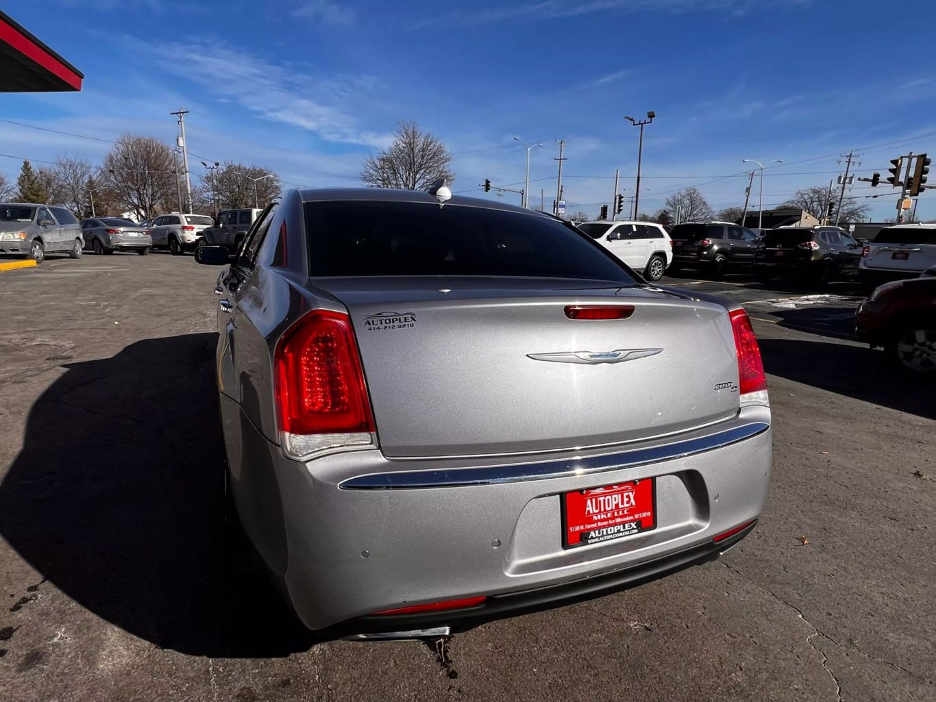 2017 Chrysler 300 - Image 20