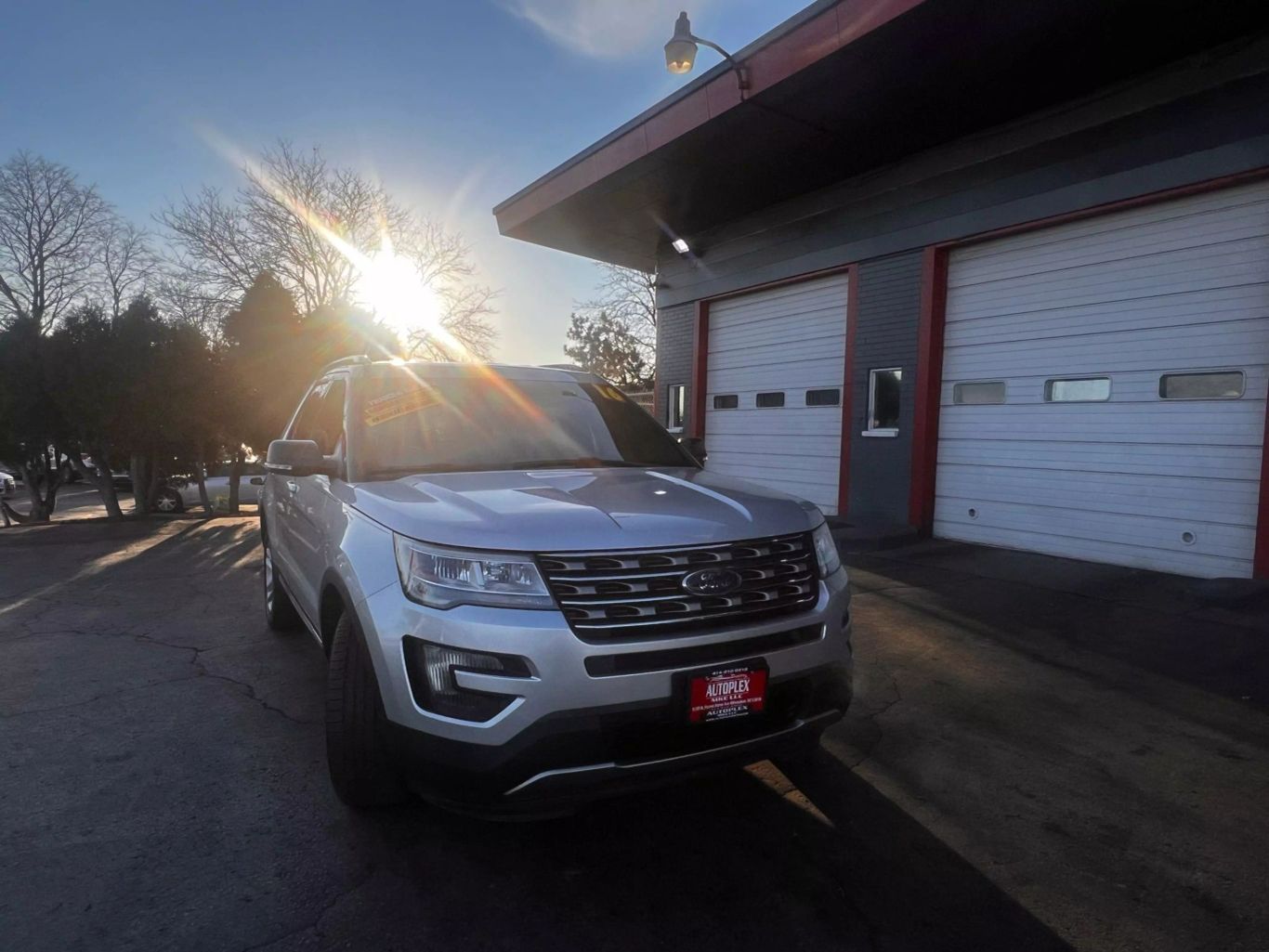 2016 Ford Explorer - Image 3