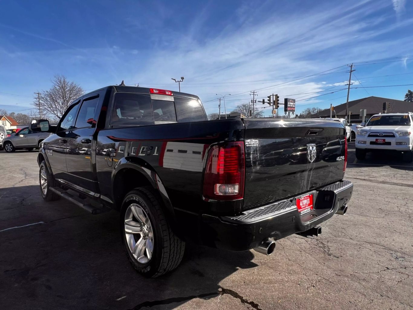 2014 Ram 1500 Crew Cab - Image 10
