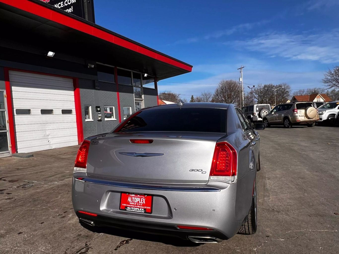 2017 Chrysler 300 - Image 19