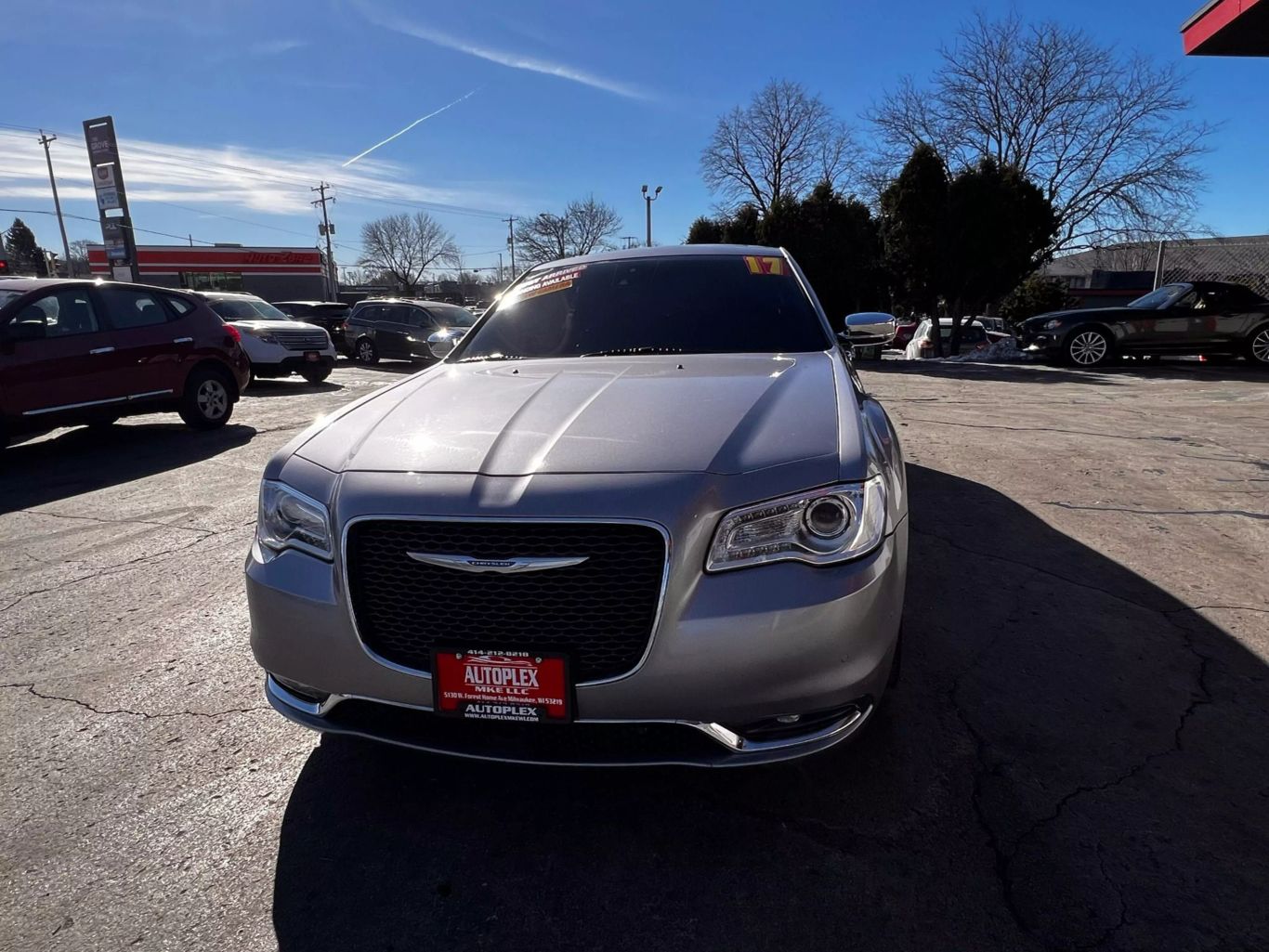 2017 Chrysler 300 - Image 9