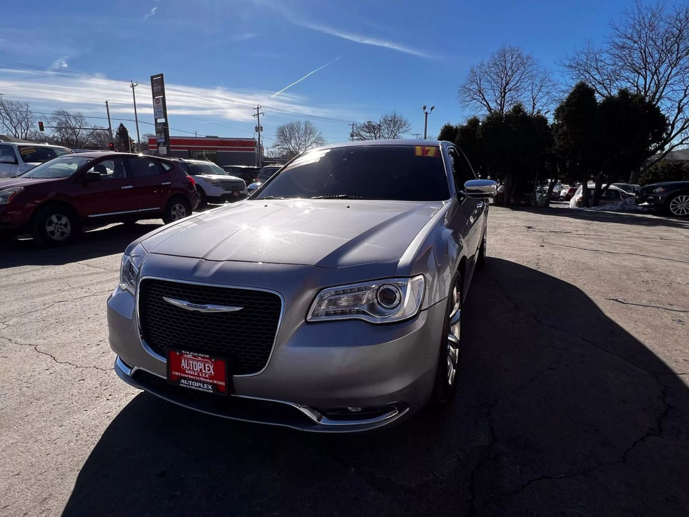2017 Chrysler 300 - Image 10