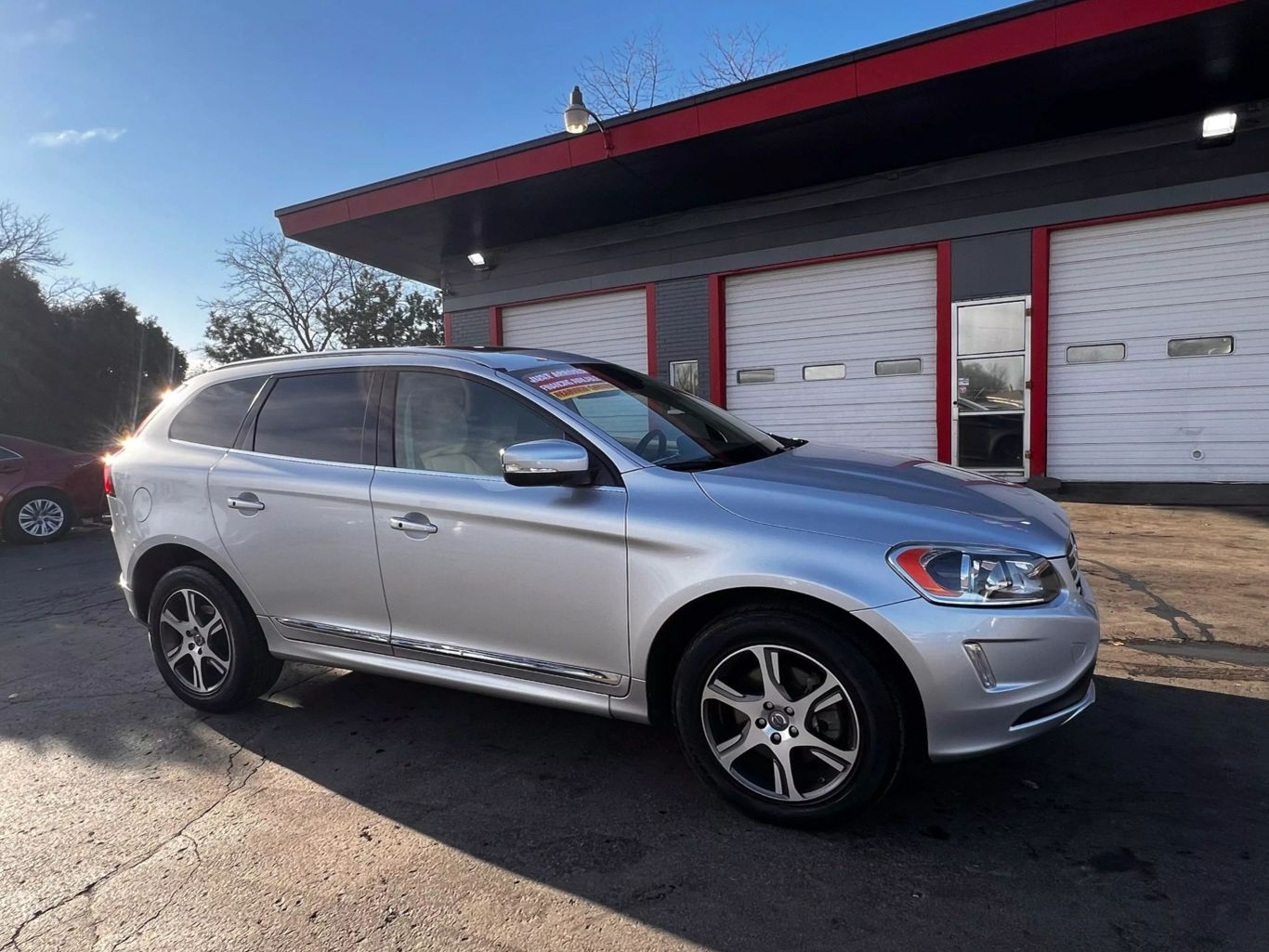 2014 Volvo Xc60 - Image 2