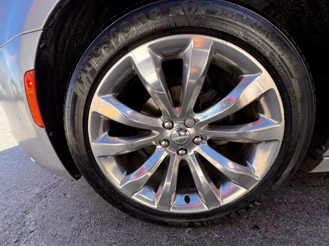2017 Chrysler 300 - Image 38