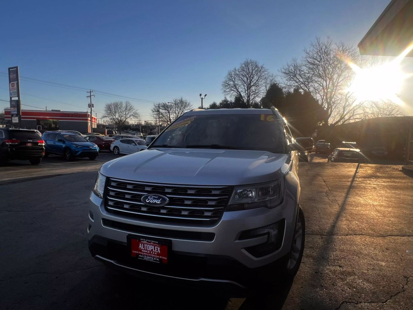 2016 Ford Explorer - Image 5