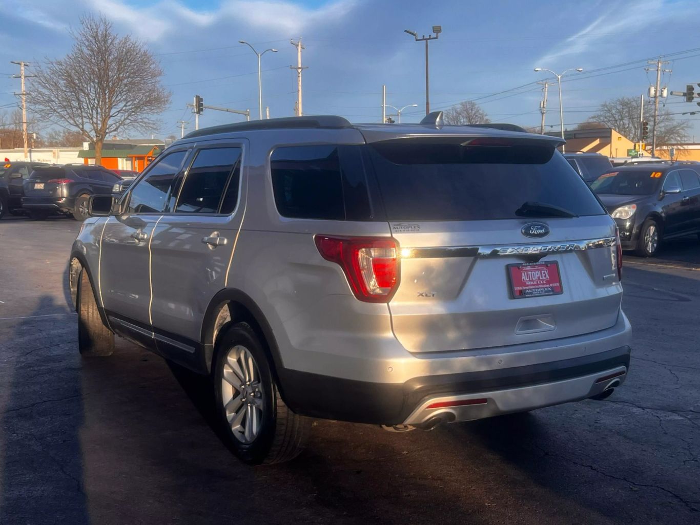 2016 Ford Explorer - Image 8
