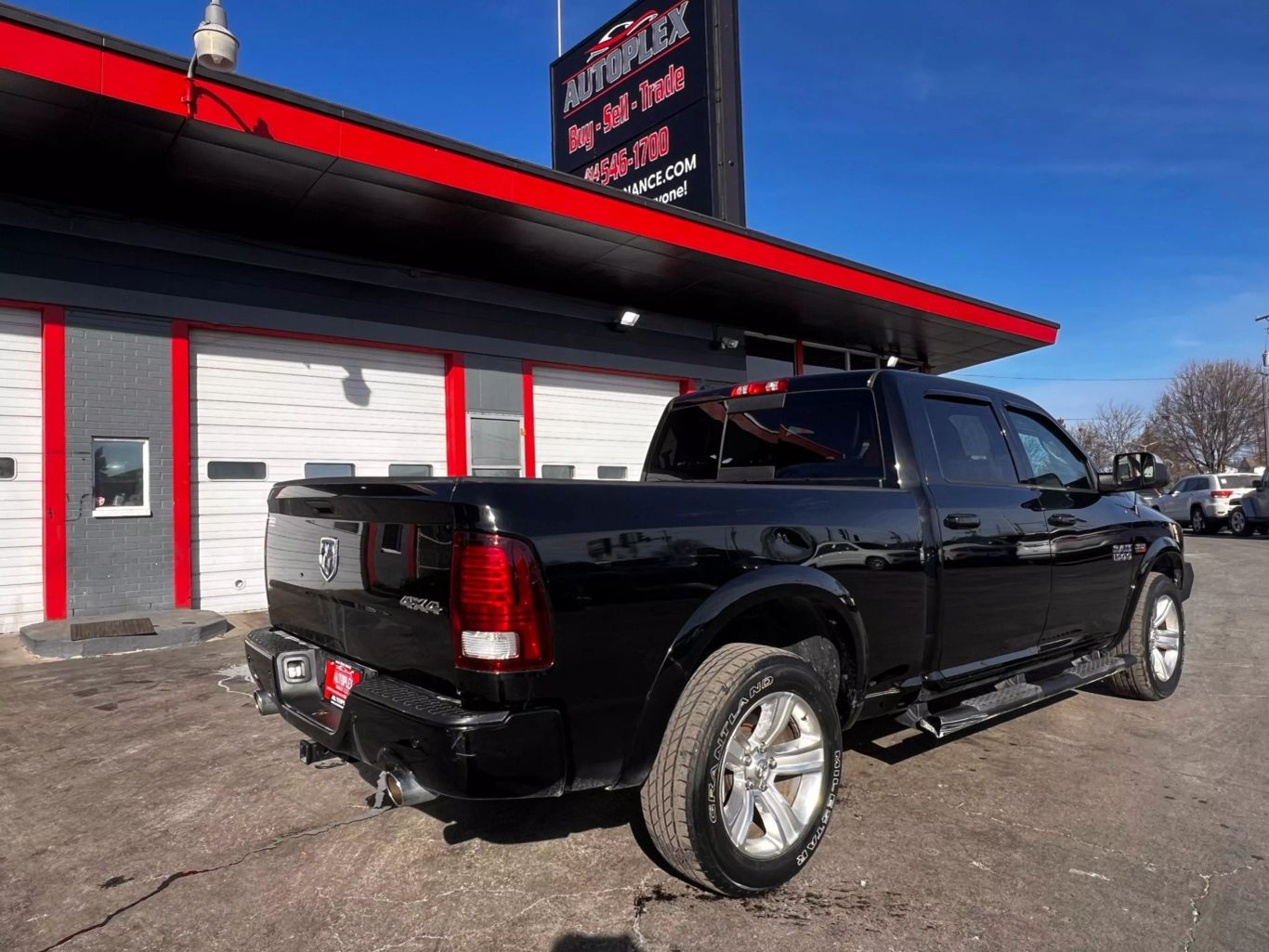 2014 Ram 1500 Crew Cab - Image 16