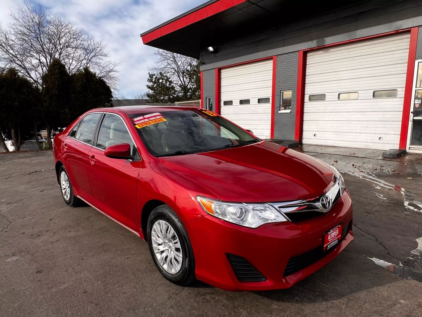 2013 Toyota Camry - Image 11