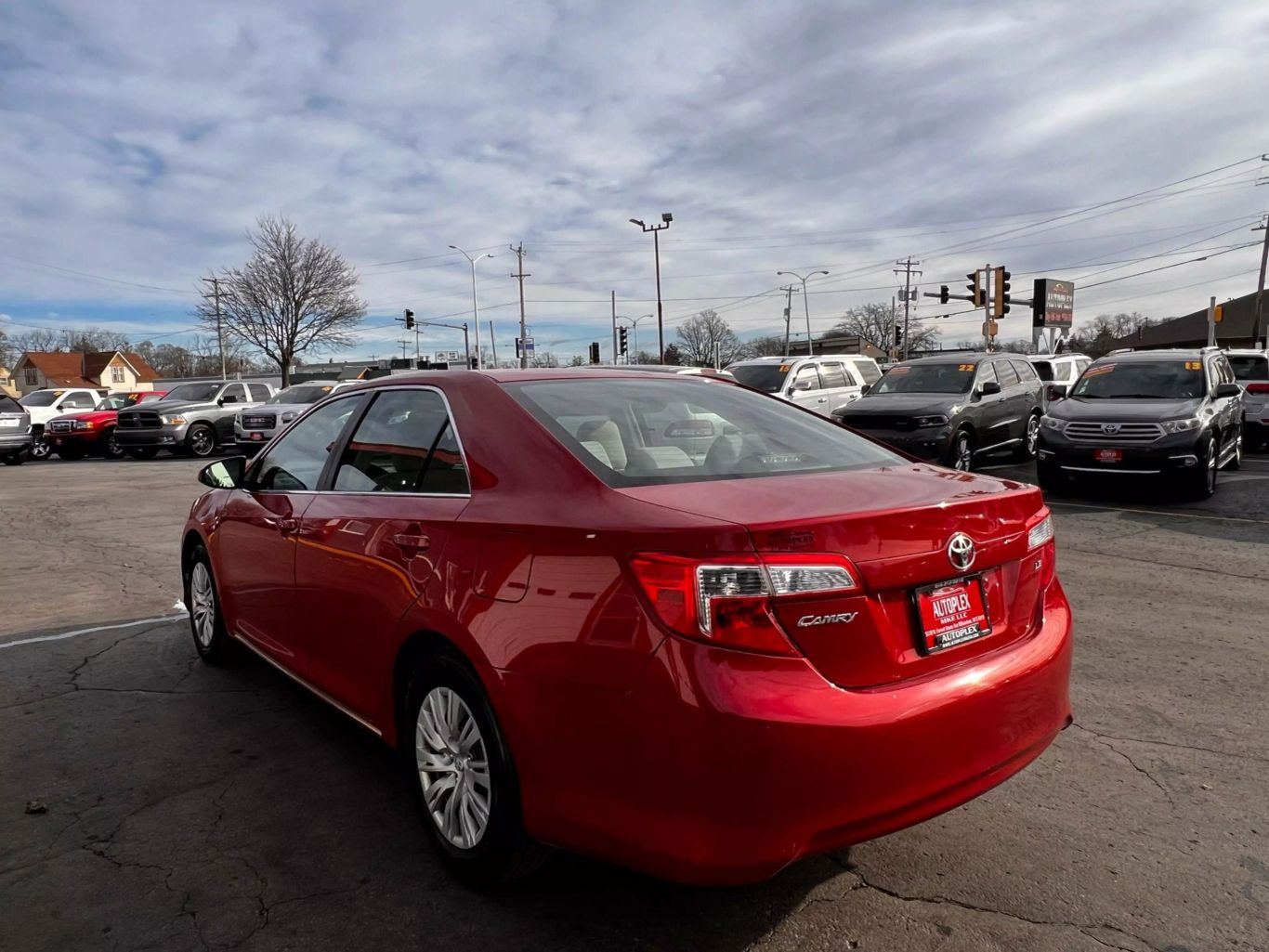 2013 Toyota Camry - Image 23