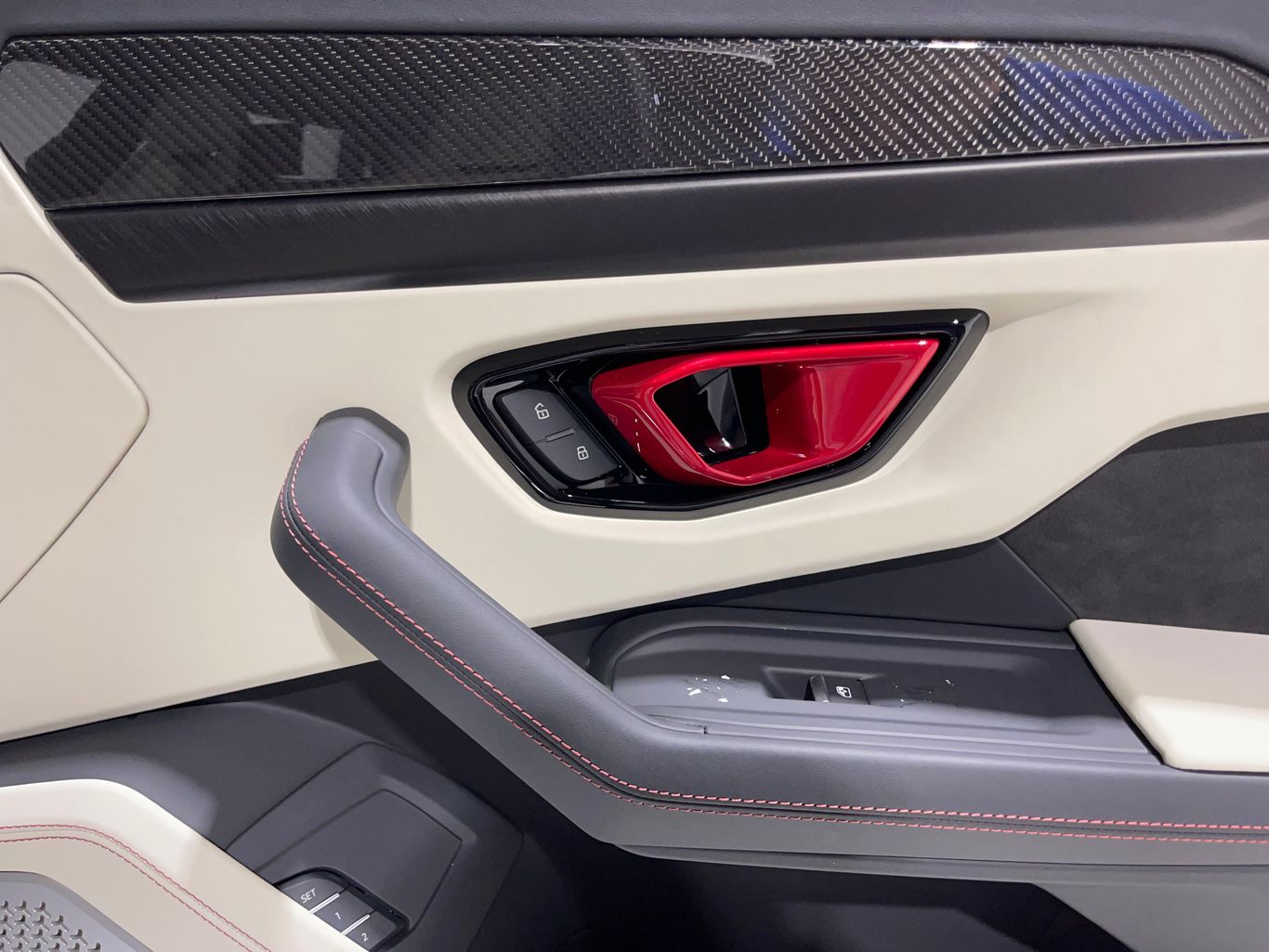 2024 LAMBORGHINI URUS SUV V8, TWIN TURBO, 4.0 LITER S SPORT UTILITY 4D