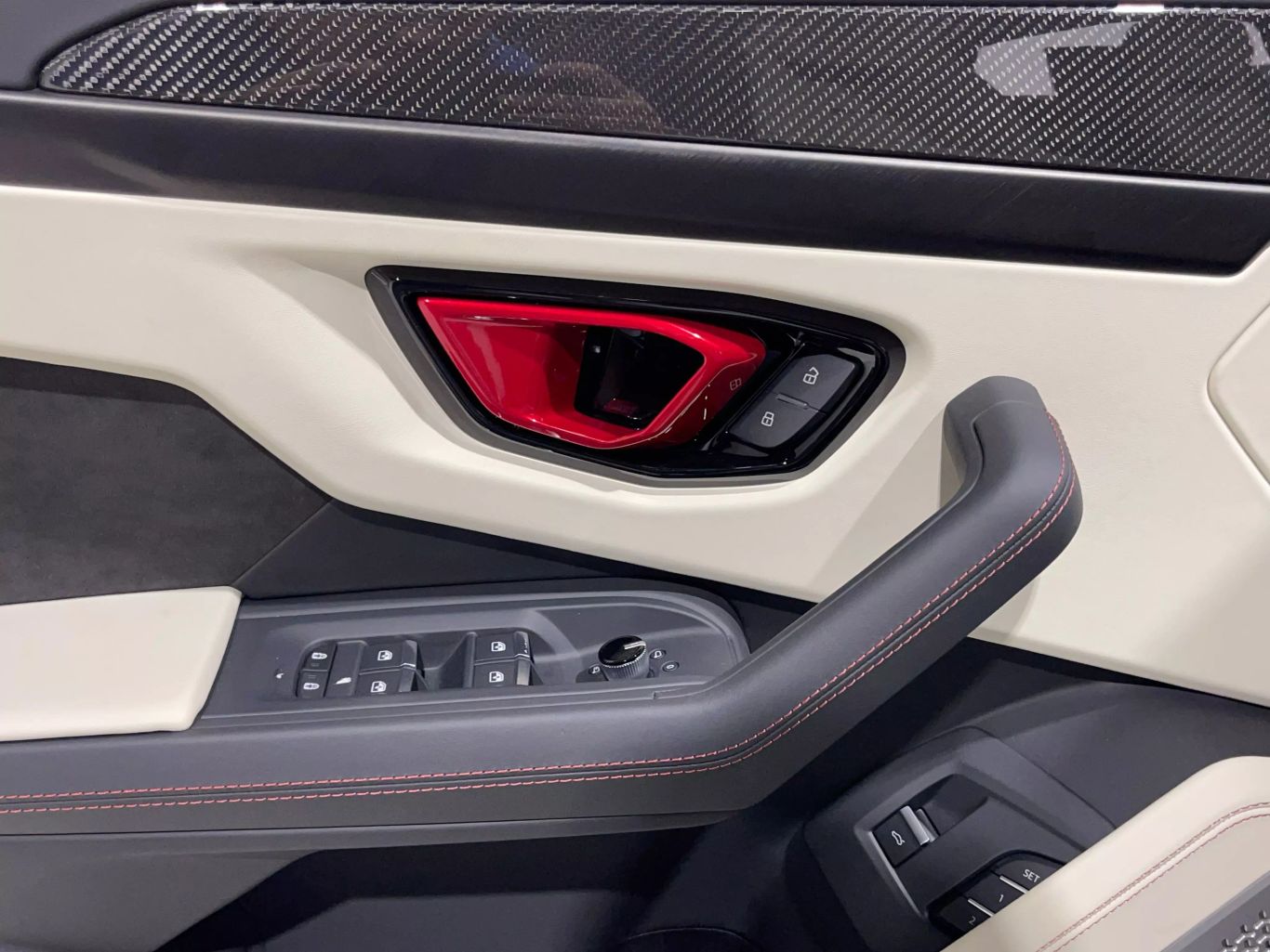 2024 LAMBORGHINI URUS SUV V8, TWIN TURBO, 4.0 LITER S SPORT UTILITY 4D