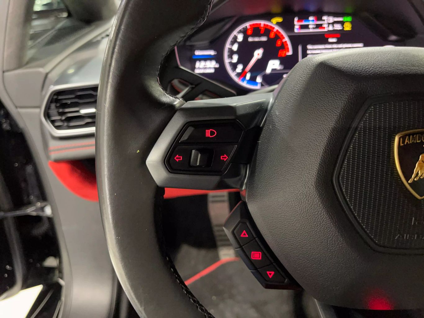 2015 LAMBORGHINI HURACAN COUPE V10, 5.2 LITER LP 610-4 COUPE 2D