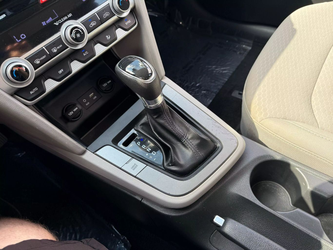 2020 HYUNDAI ELANTRA SEDAN 4-CYL, SULEV, 2.0 LITER SEL SEDAN 4D