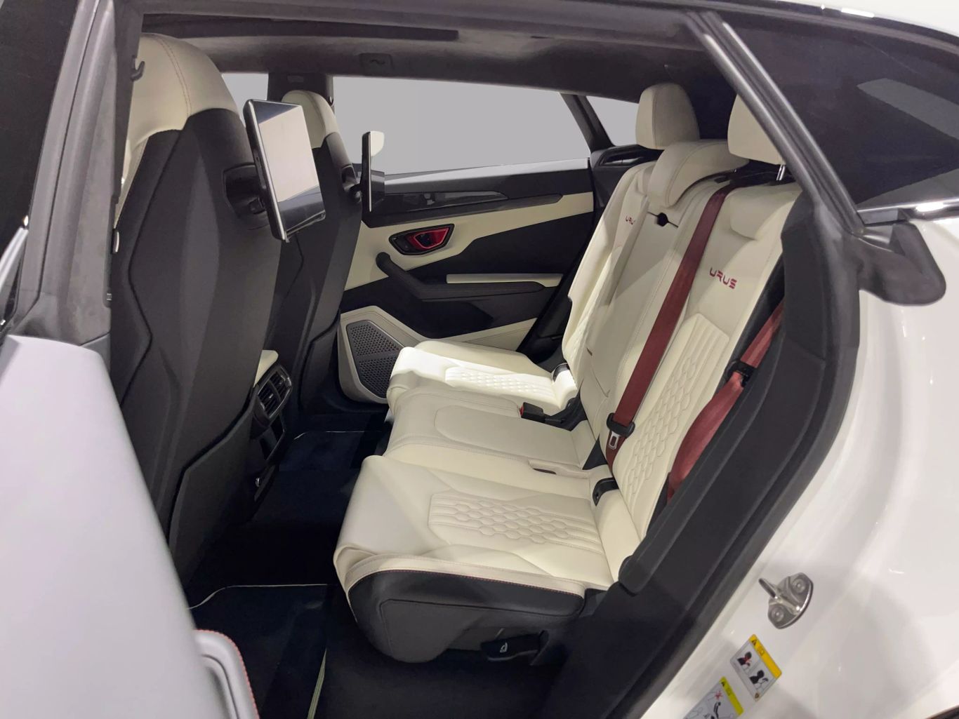 2024 LAMBORGHINI URUS SUV V8, TWIN TURBO, 4.0 LITER S SPORT UTILITY 4D