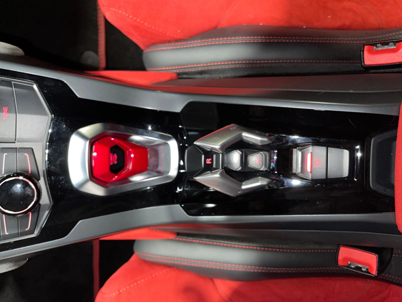 2015 LAMBORGHINI HURACAN COUPE V10, 5.2 LITER LP 610-4 COUPE 2D