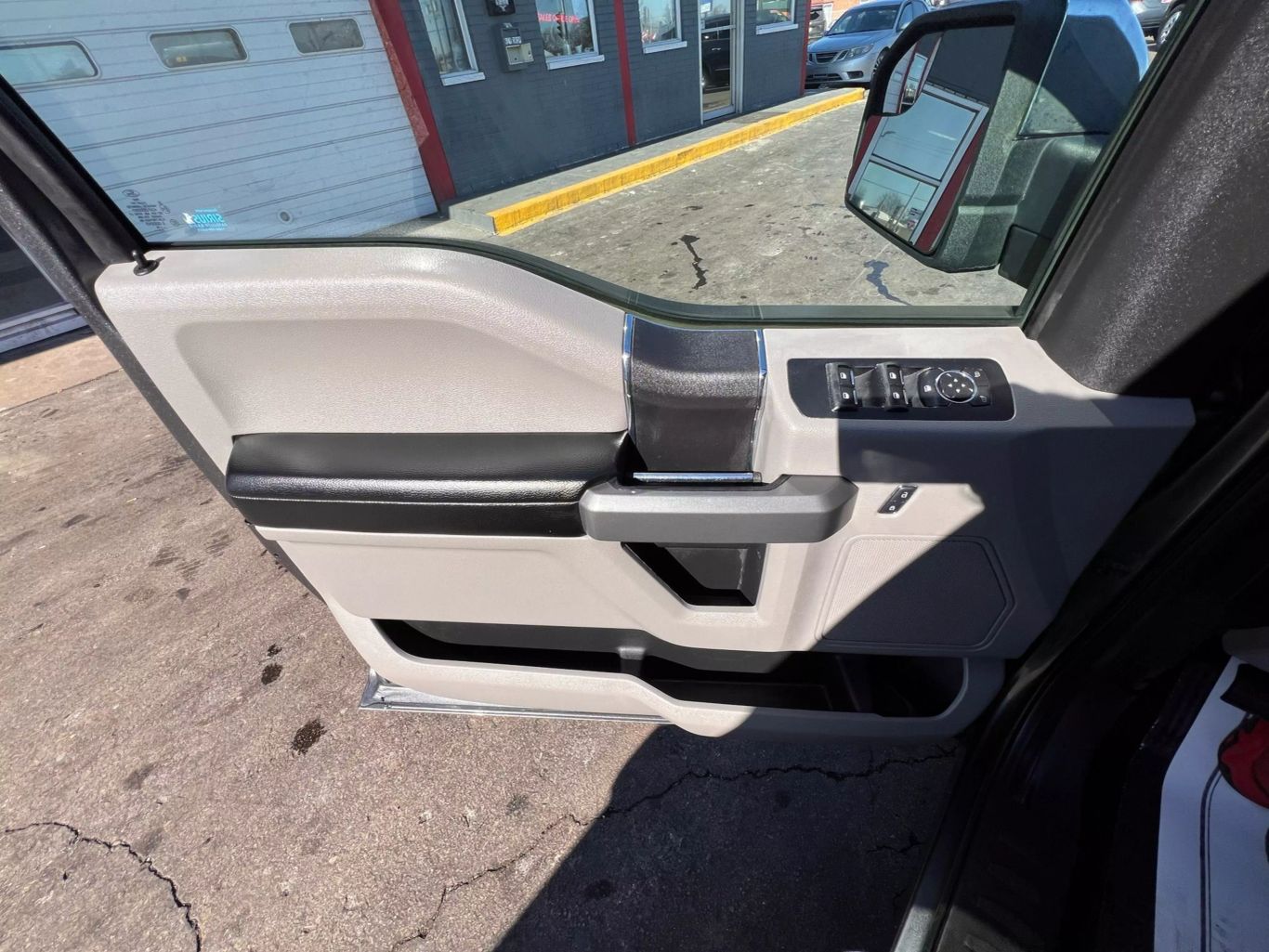 2016 Ford F150 Supercrew Cab - Image 16