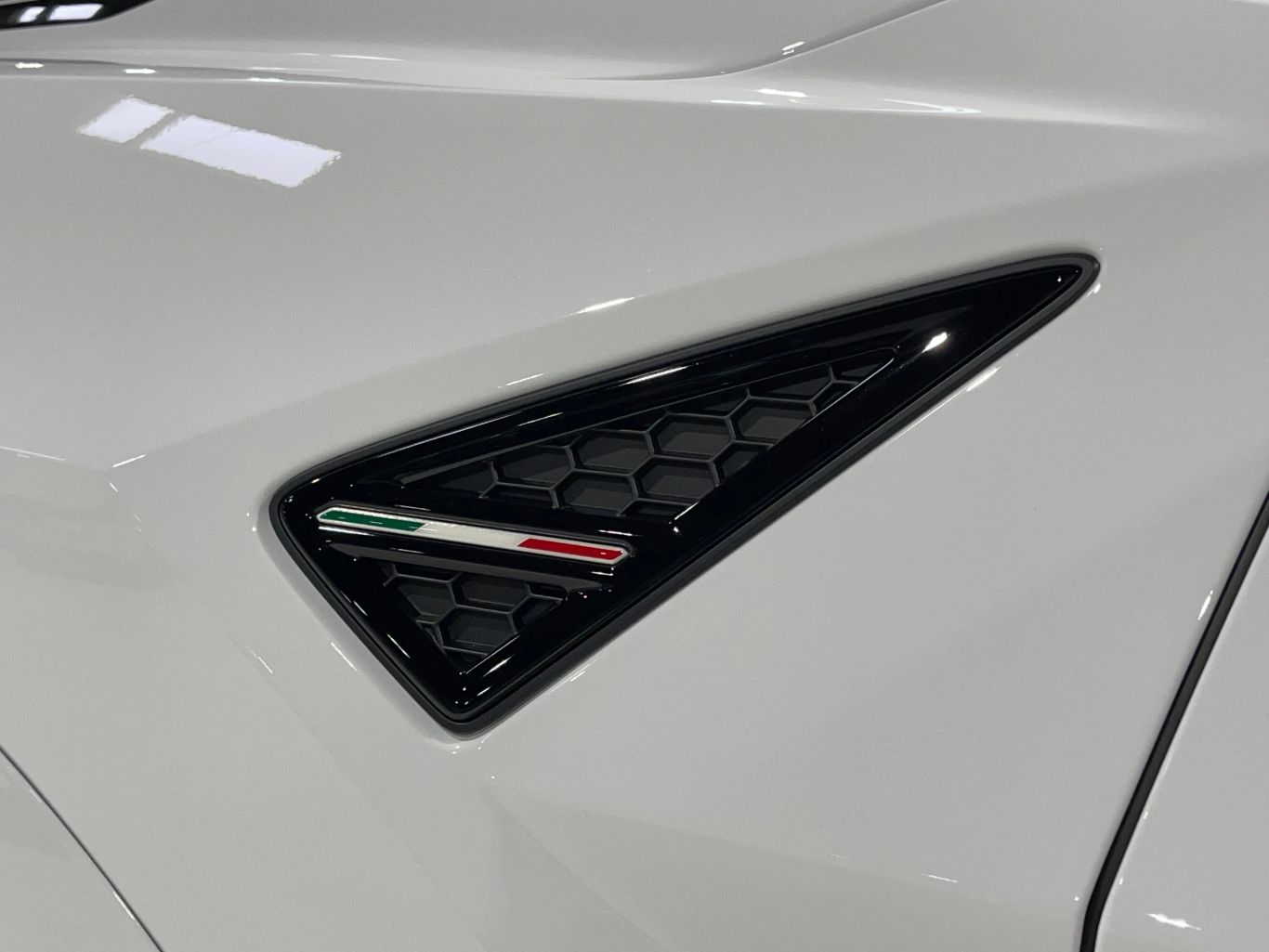 2024 LAMBORGHINI URUS SUV V8, TWIN TURBO, 4.0 LITER S SPORT UTILITY 4D