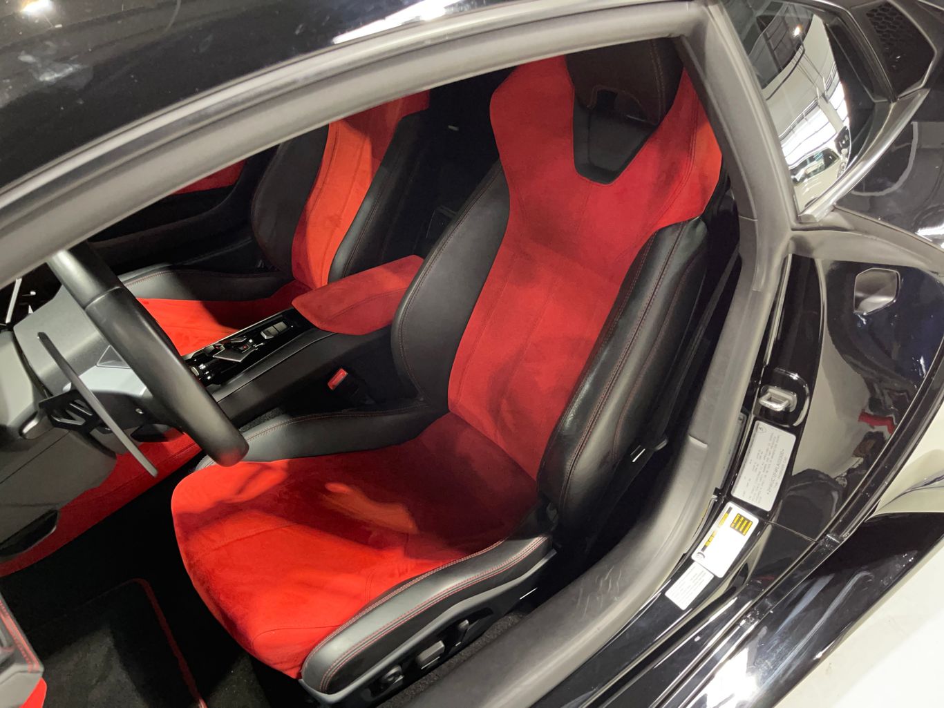 2015 LAMBORGHINI HURACAN COUPE V10, 5.2 LITER LP 610-4 COUPE 2D