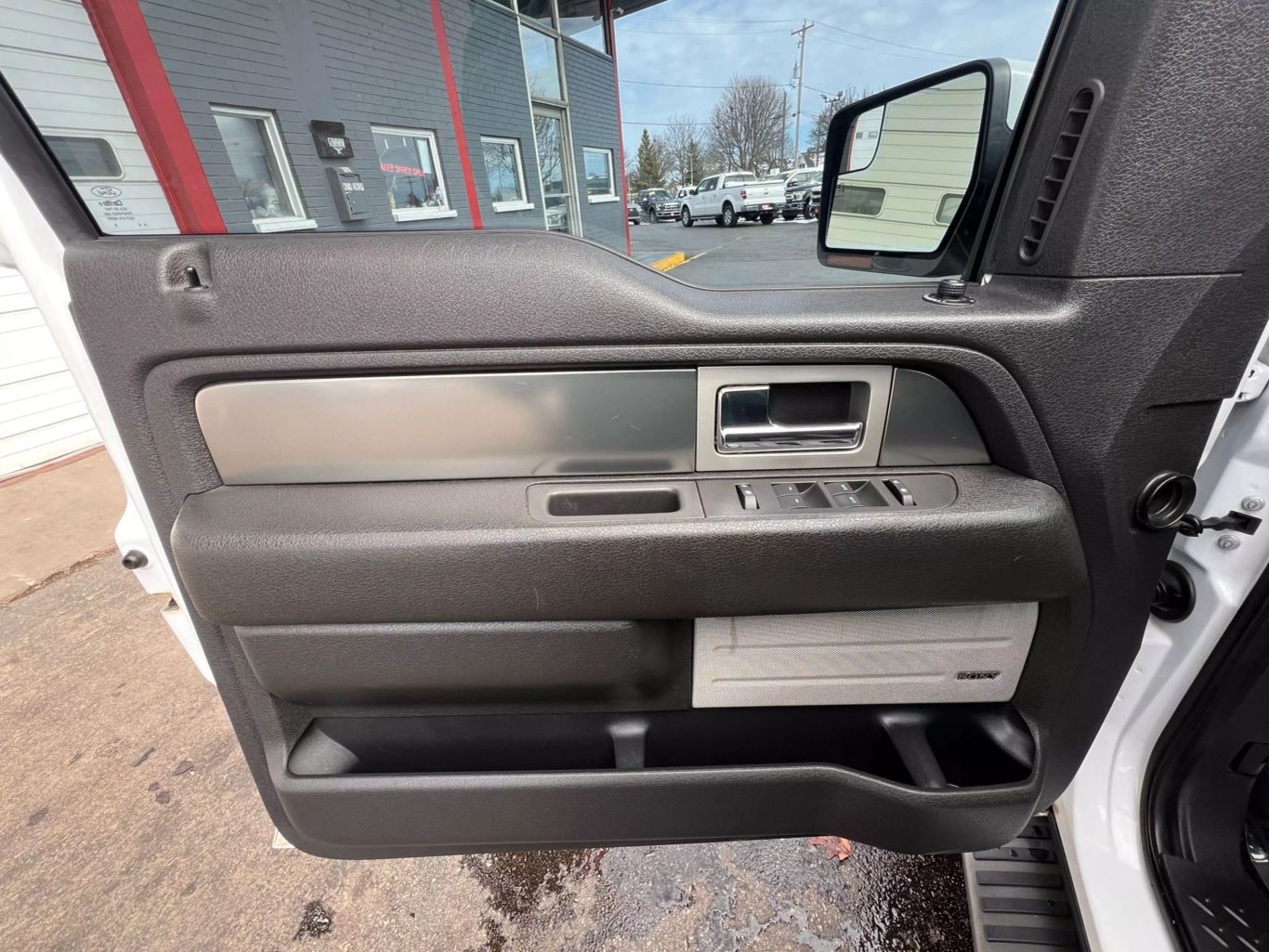 2014 Ford F150 Supercrew Cab - Image 17