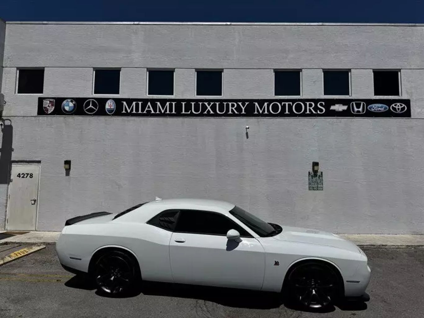 2023 Dodge Challenger R/T's photo
