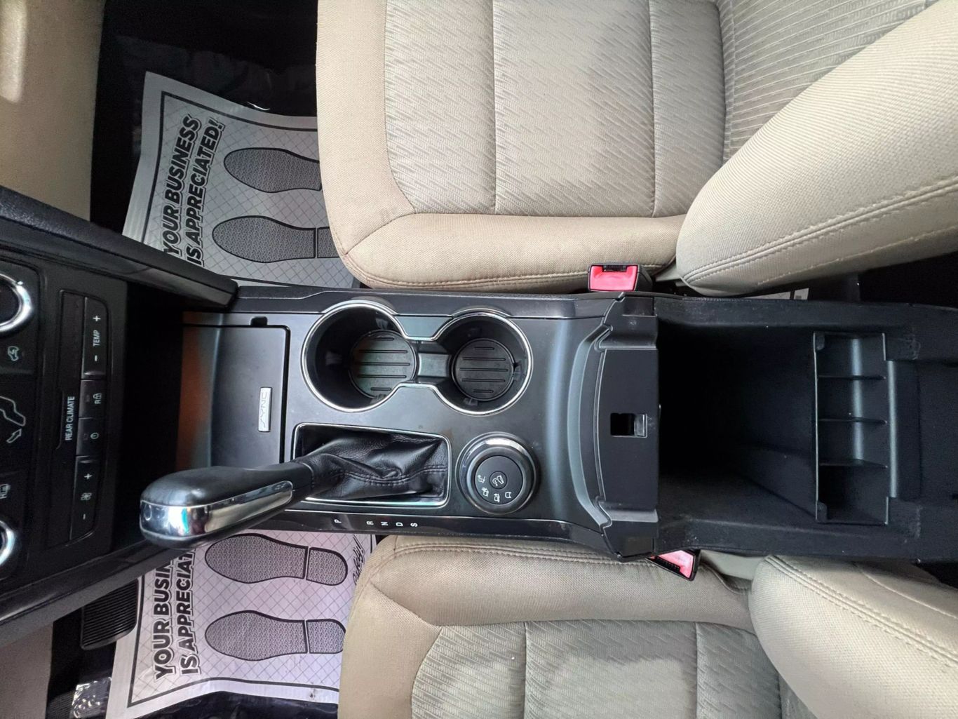 2016 Ford Explorer - Image 26