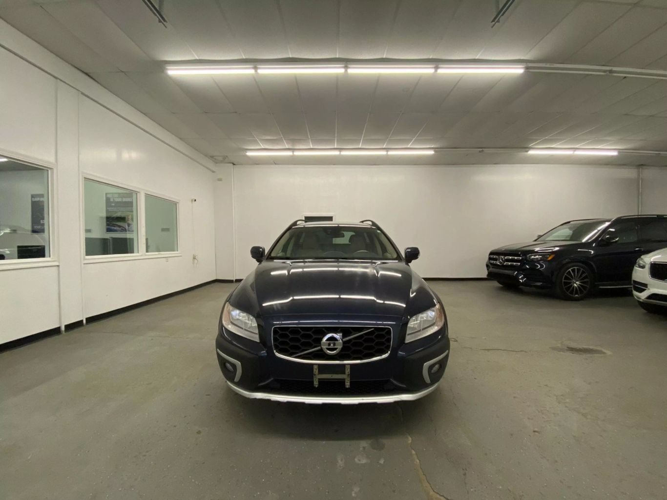 Buy Used 2014 VOLVO XC70 WAGON 6-CYL, PZEV, 3.2 LITER 3.2 PLATINUM WAGON 4D Near Me