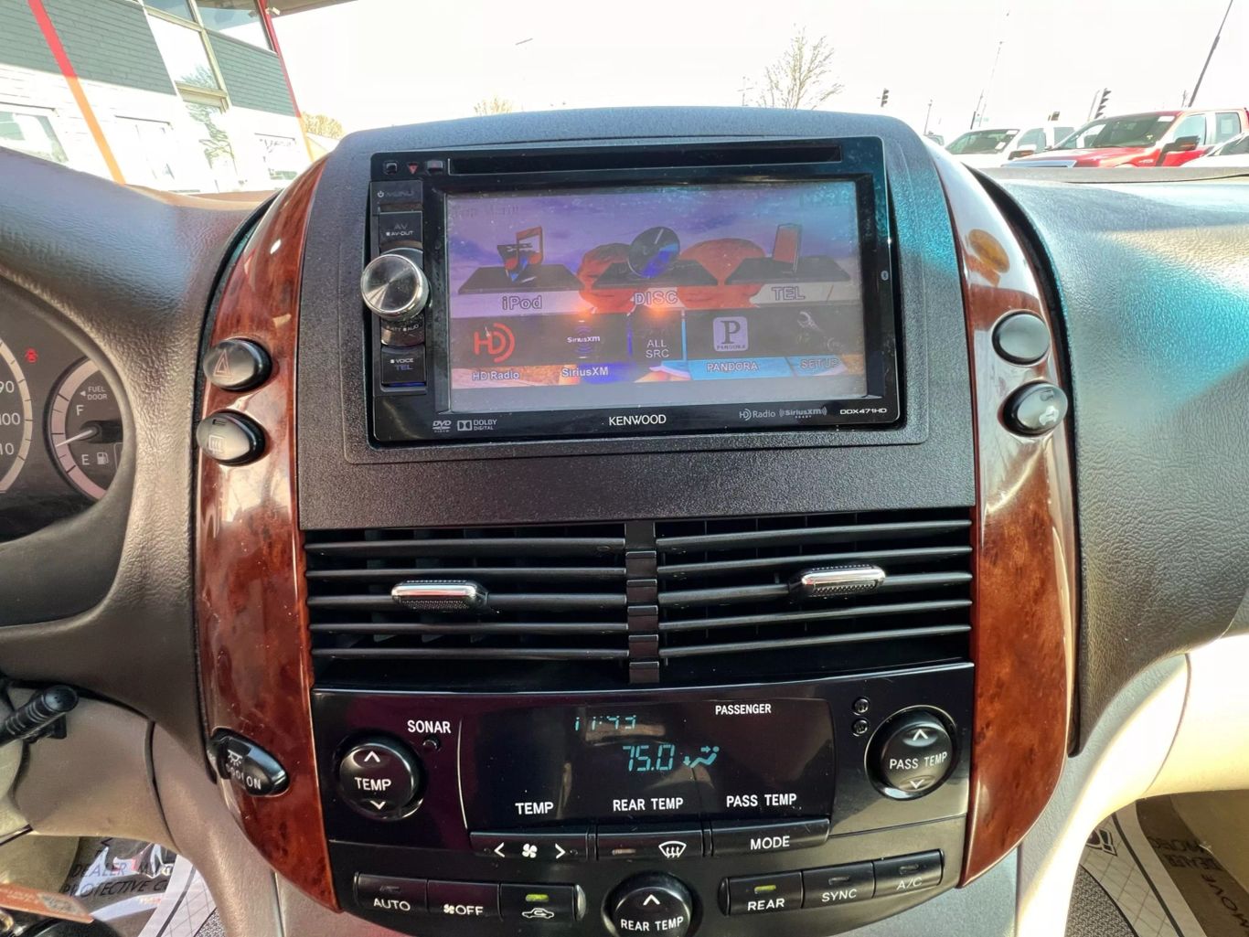 2005 Toyota Sienna - Image 27