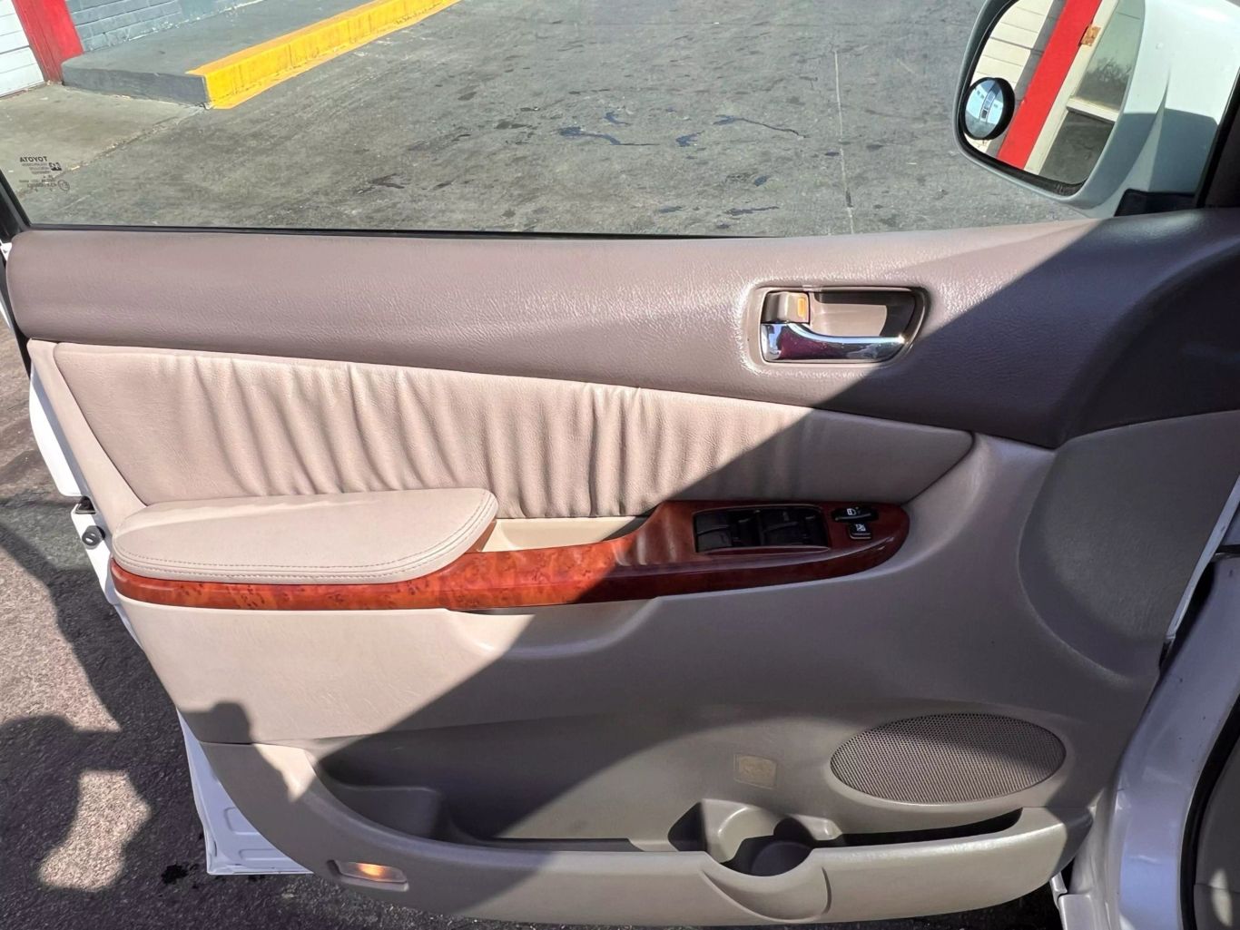 2005 Toyota Sienna - Image 24