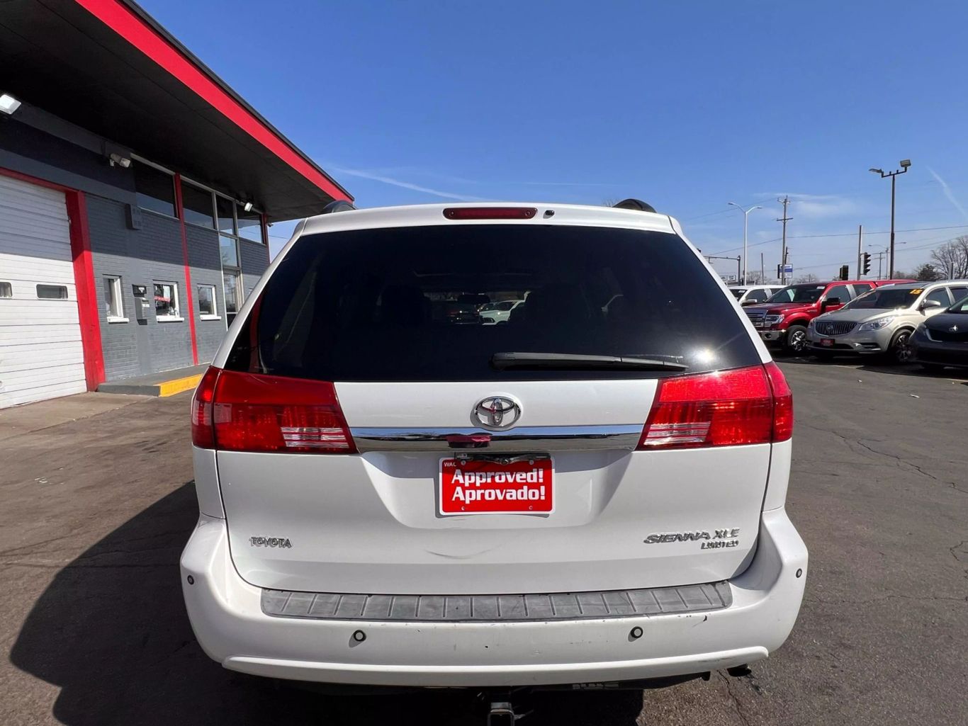 2005 Toyota Sienna - Image 14