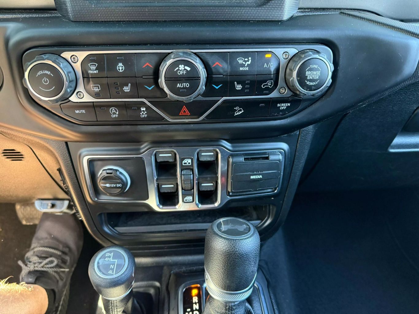 2021 JEEP WRANGLER UNLIMITED SUV V6, VVT, ETORQUE, 3.6 LITER SPORT S SPORT UTILITY 4D