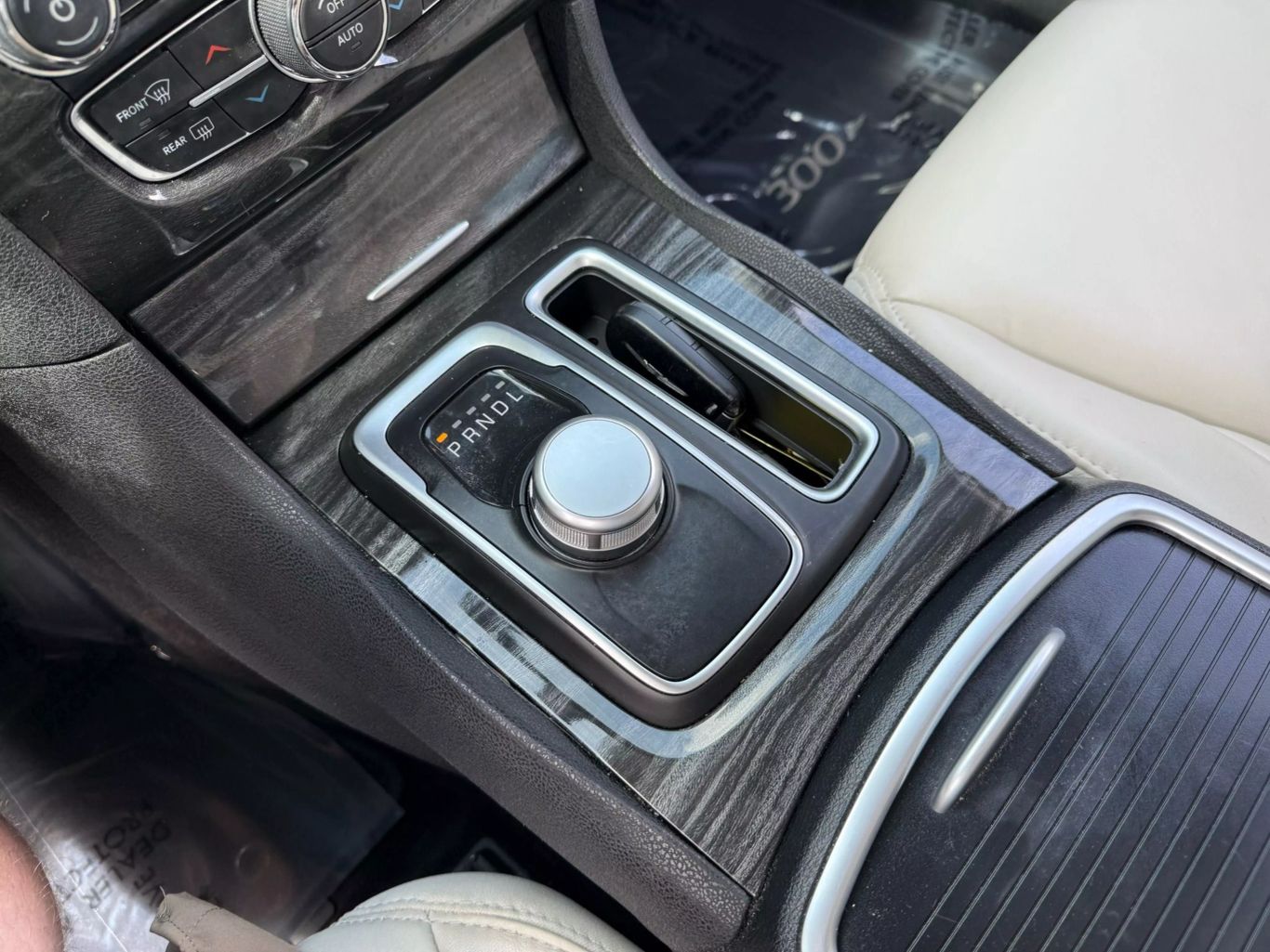 2017 CHRYSLER 300 SEDAN V6, 3.6 LITER 300 LIMITED SEDAN 4D