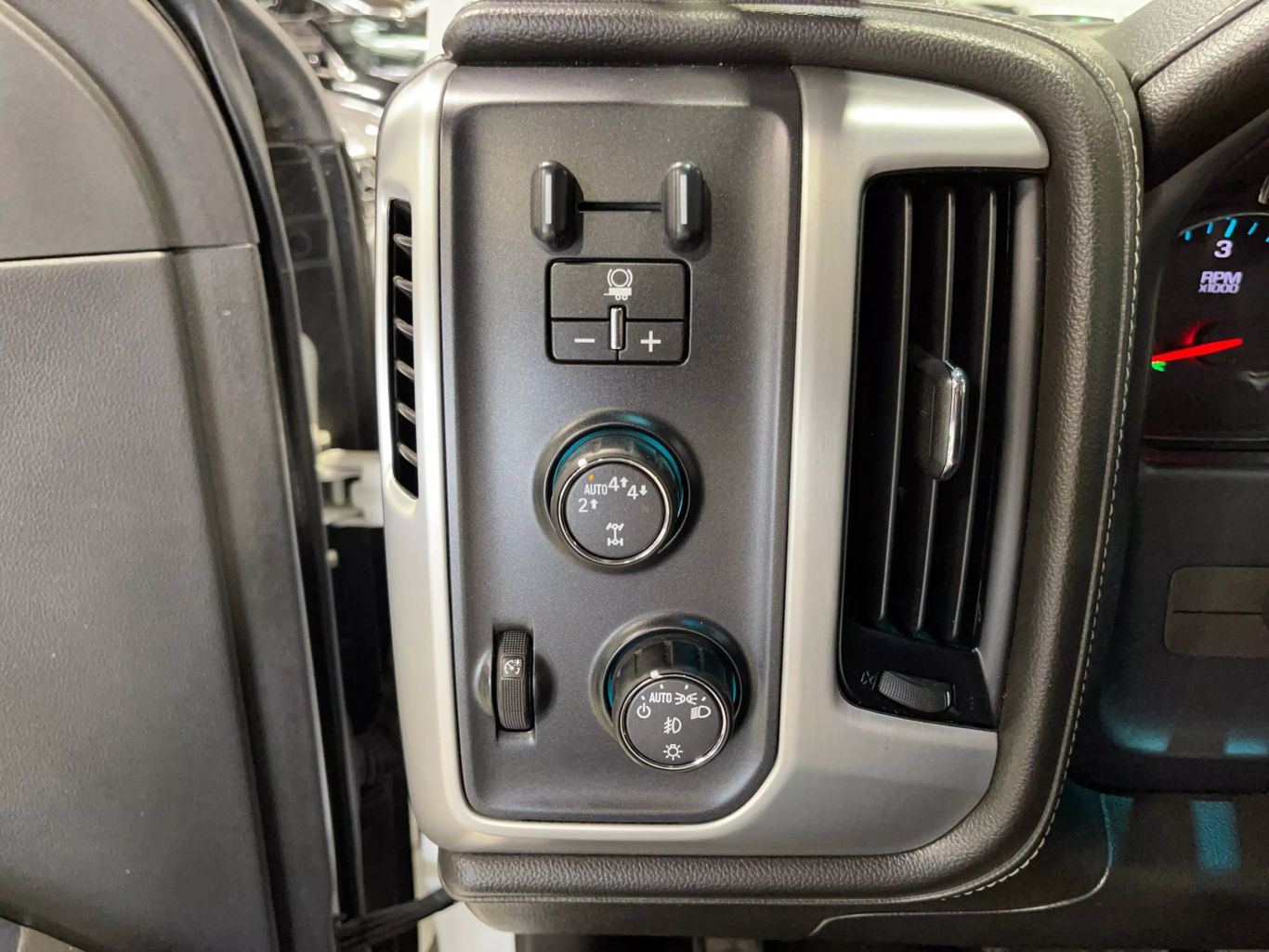 2017 GMC SIERRA 1500 CREW CAB PICKUP V8, ECOTEC3, 6.2 LITER SLT PICKUP 4D 5 3/4 FT