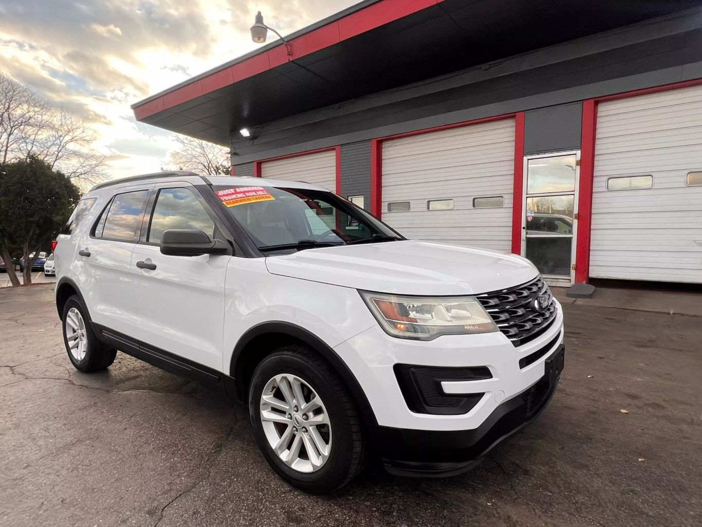 2016 Ford Explorer - Image 3